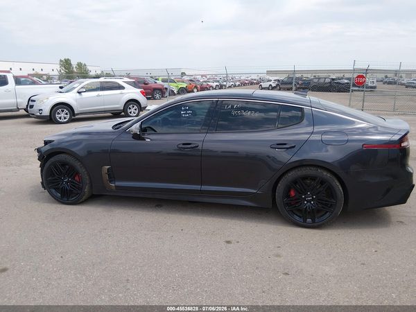 2022 KIA STINGER