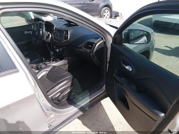 2019 JEEP CHEROKEE ALTITUDE FWD