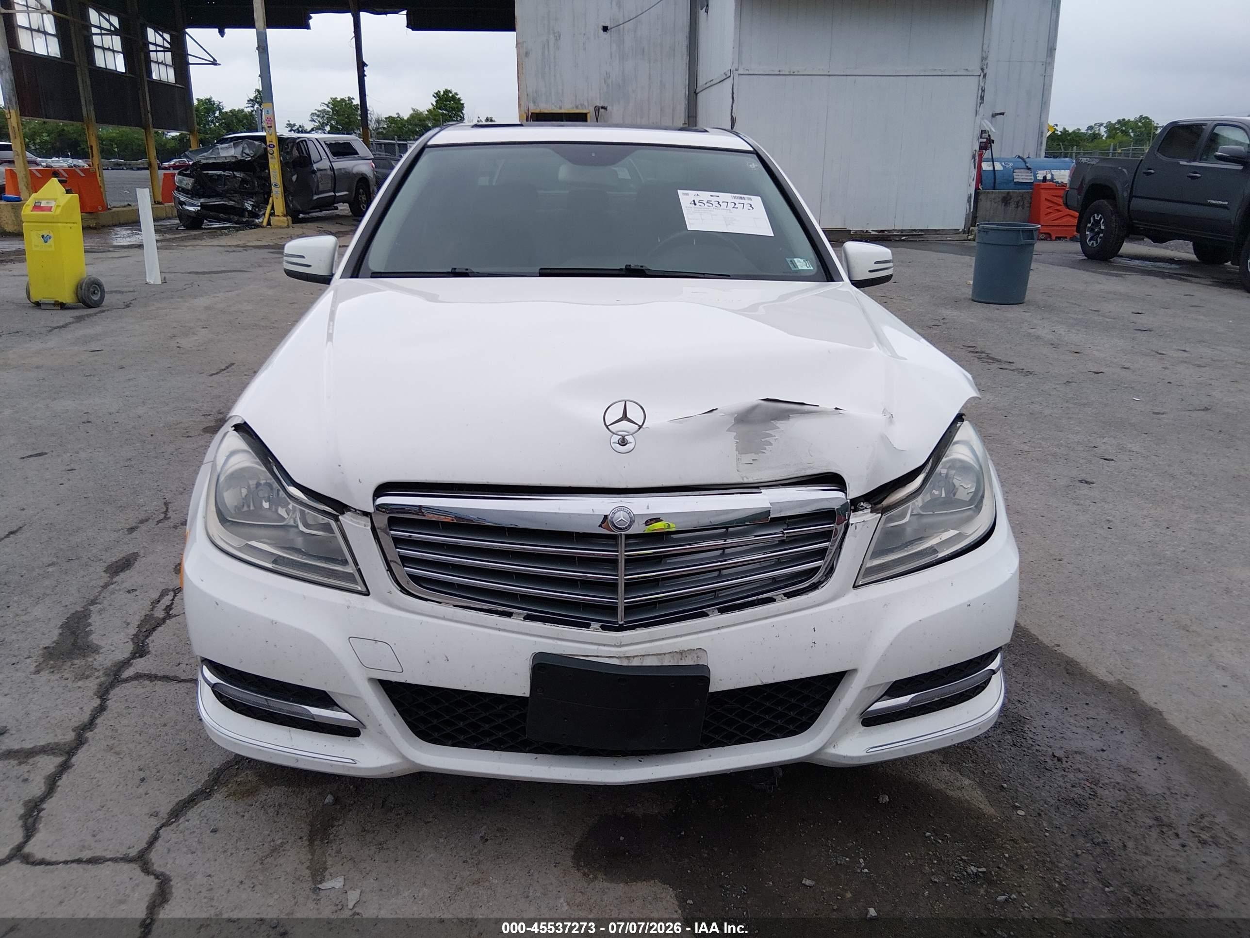 2013 MERCEDES-BENZ C 300 LUXURY 4MATIC