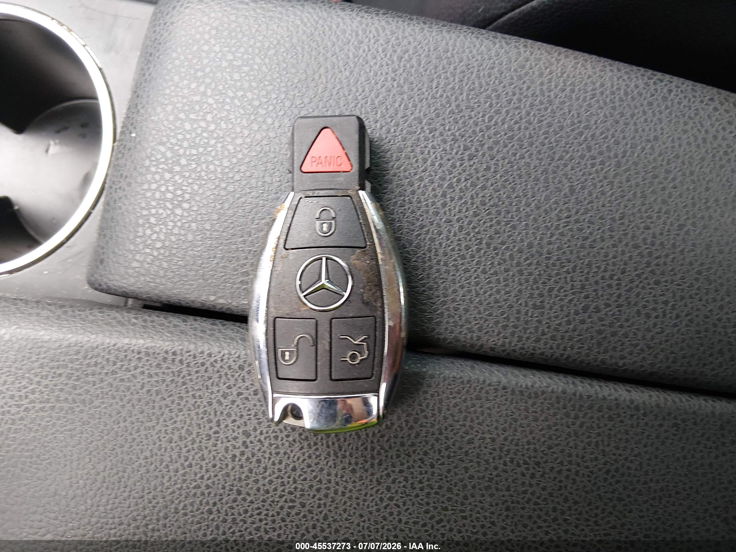 2013 MERCEDES-BENZ C 300 LUXURY 4MATIC