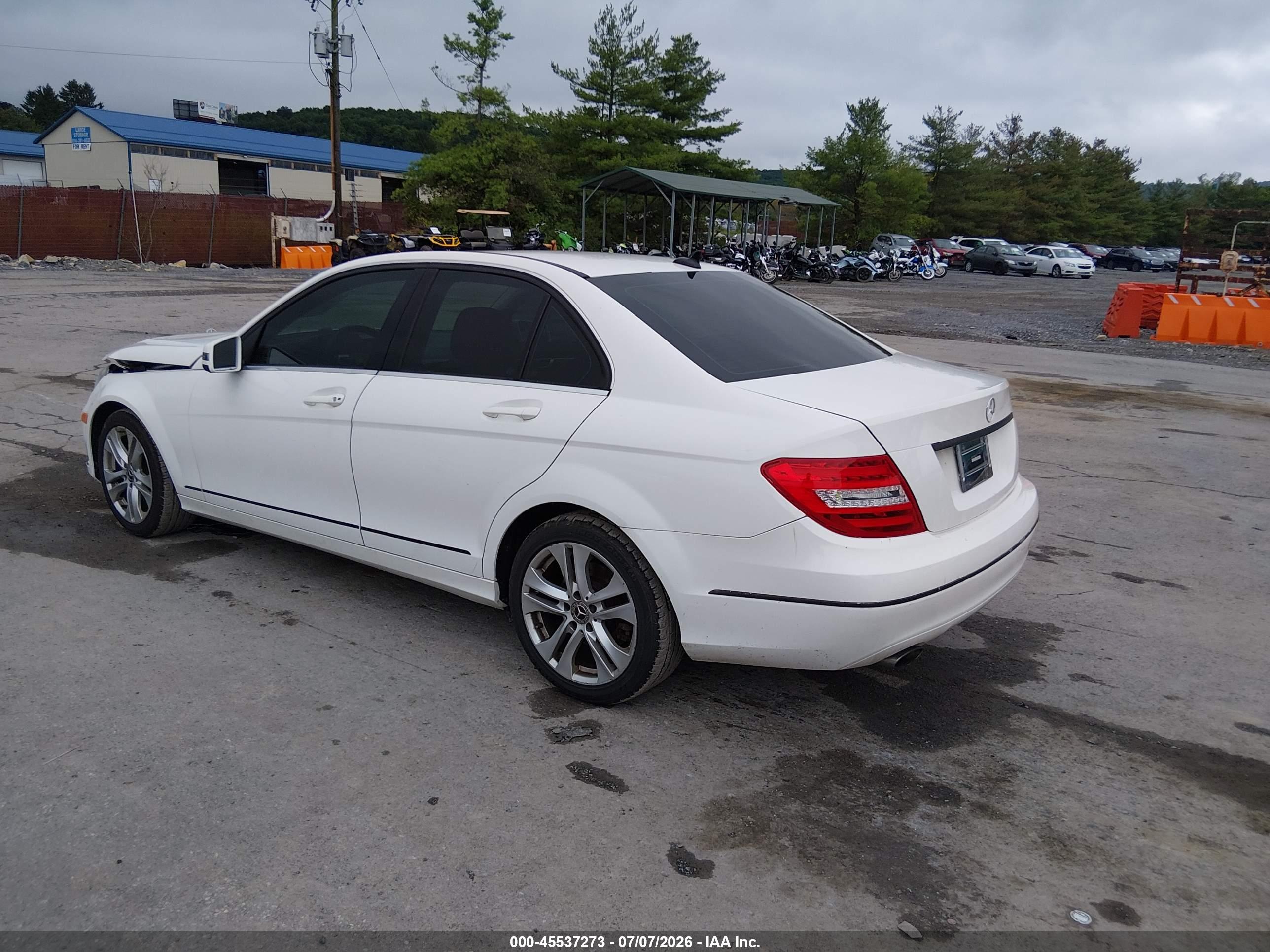 2013 MERCEDES-BENZ C 300 LUXURY 4MATIC