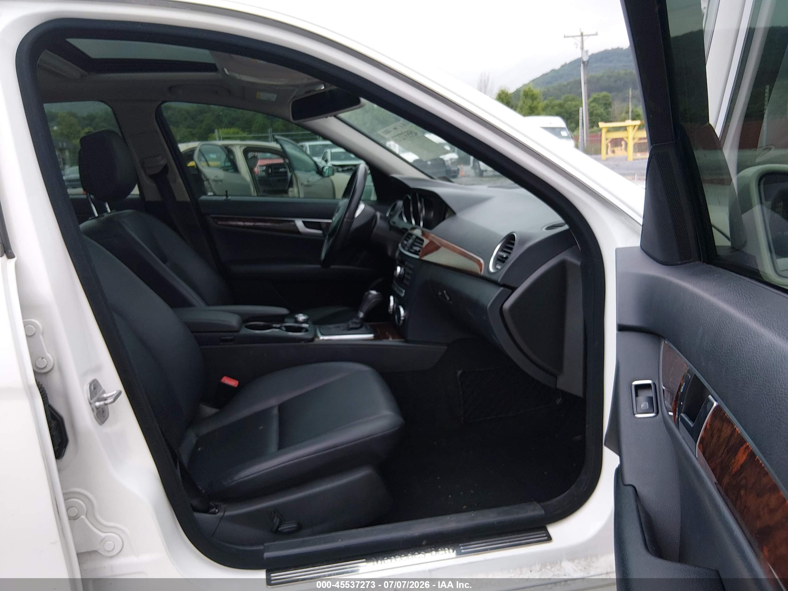 2013 MERCEDES-BENZ C 300 LUXURY 4MATIC