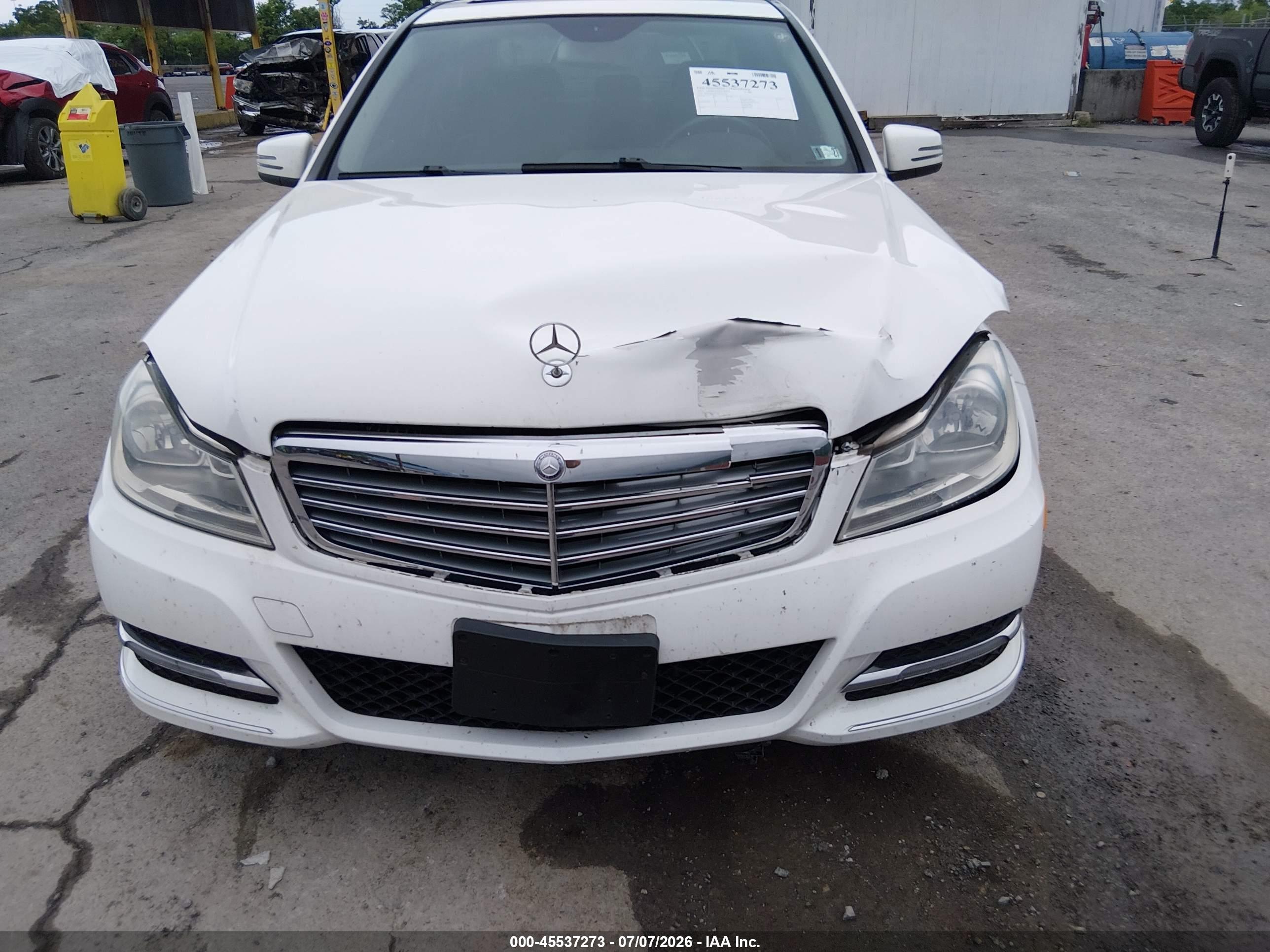 2013 MERCEDES-BENZ C 300 LUXURY 4MATIC