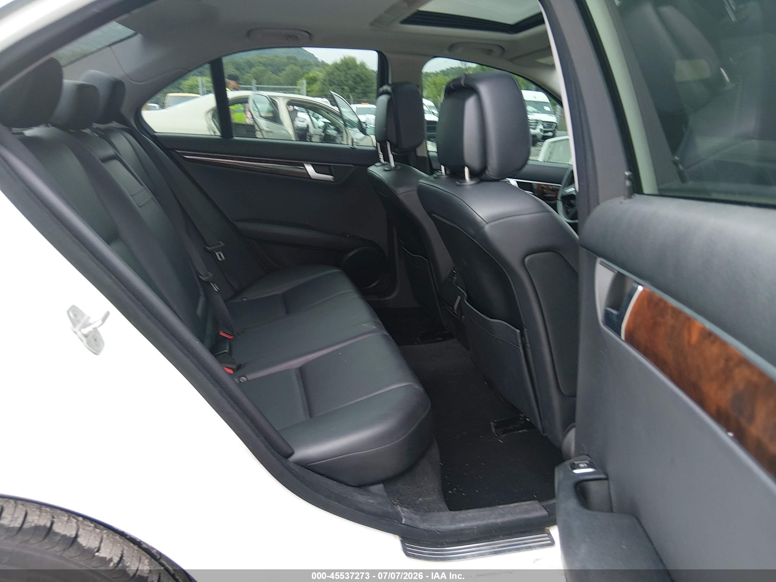 2013 MERCEDES-BENZ C 300 LUXURY 4MATIC