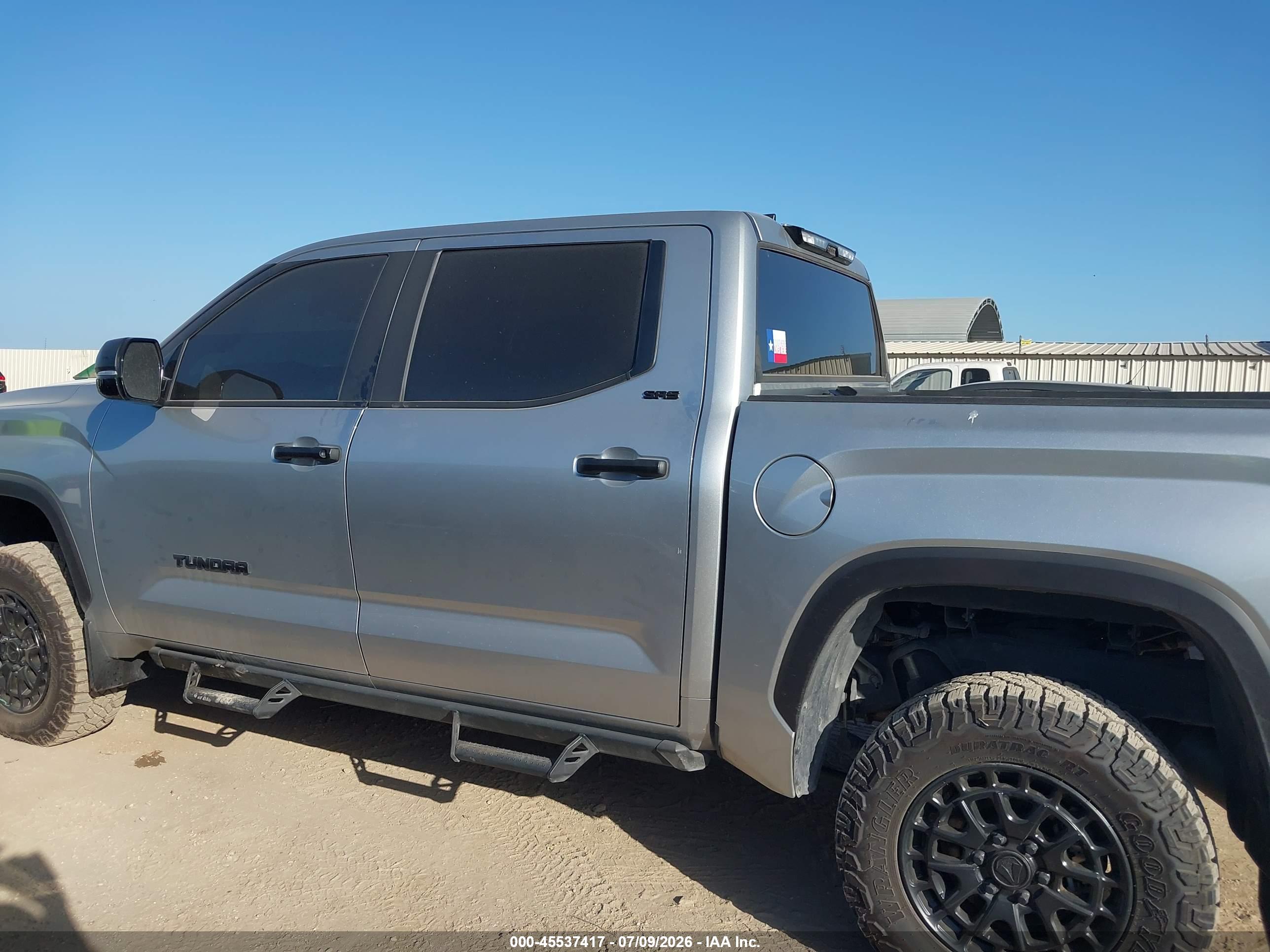 2025 TOYOTA TUNDRA SR5