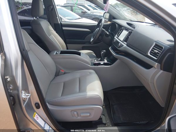 2019 TOYOTA HIGHLANDER XLE