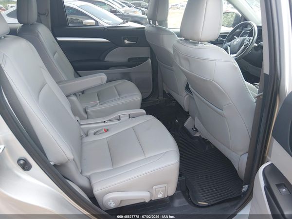 2019 TOYOTA HIGHLANDER XLE