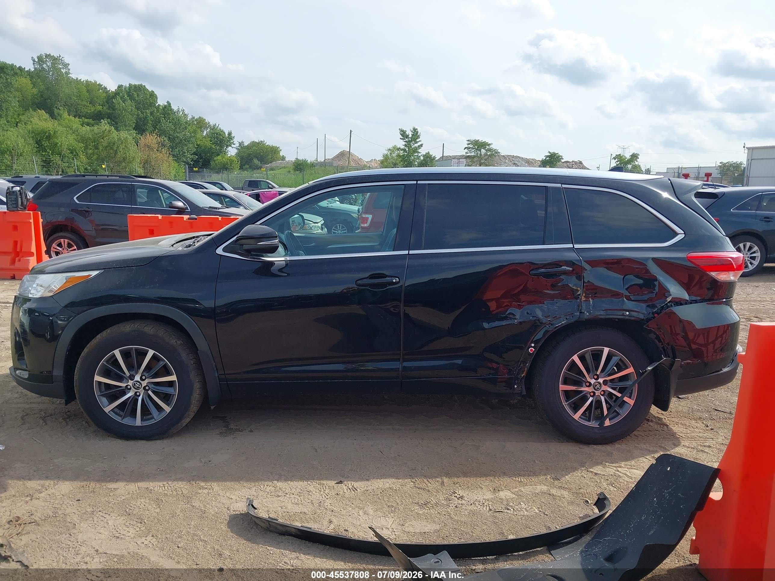 2018 TOYOTA HIGHLANDER XLE