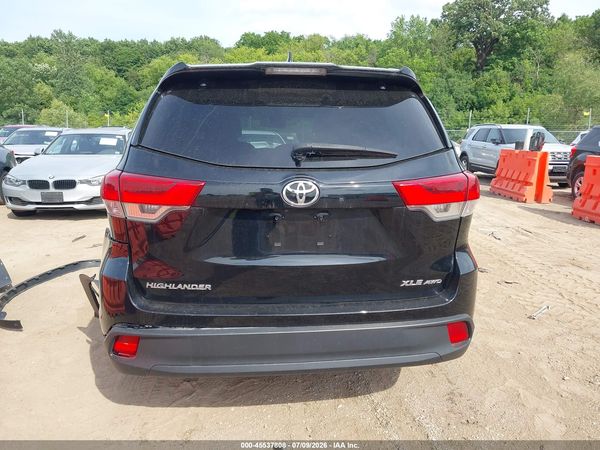 2018 TOYOTA HIGHLANDER XLE