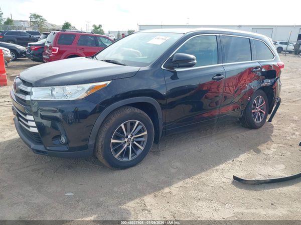 2018 TOYOTA HIGHLANDER XLE