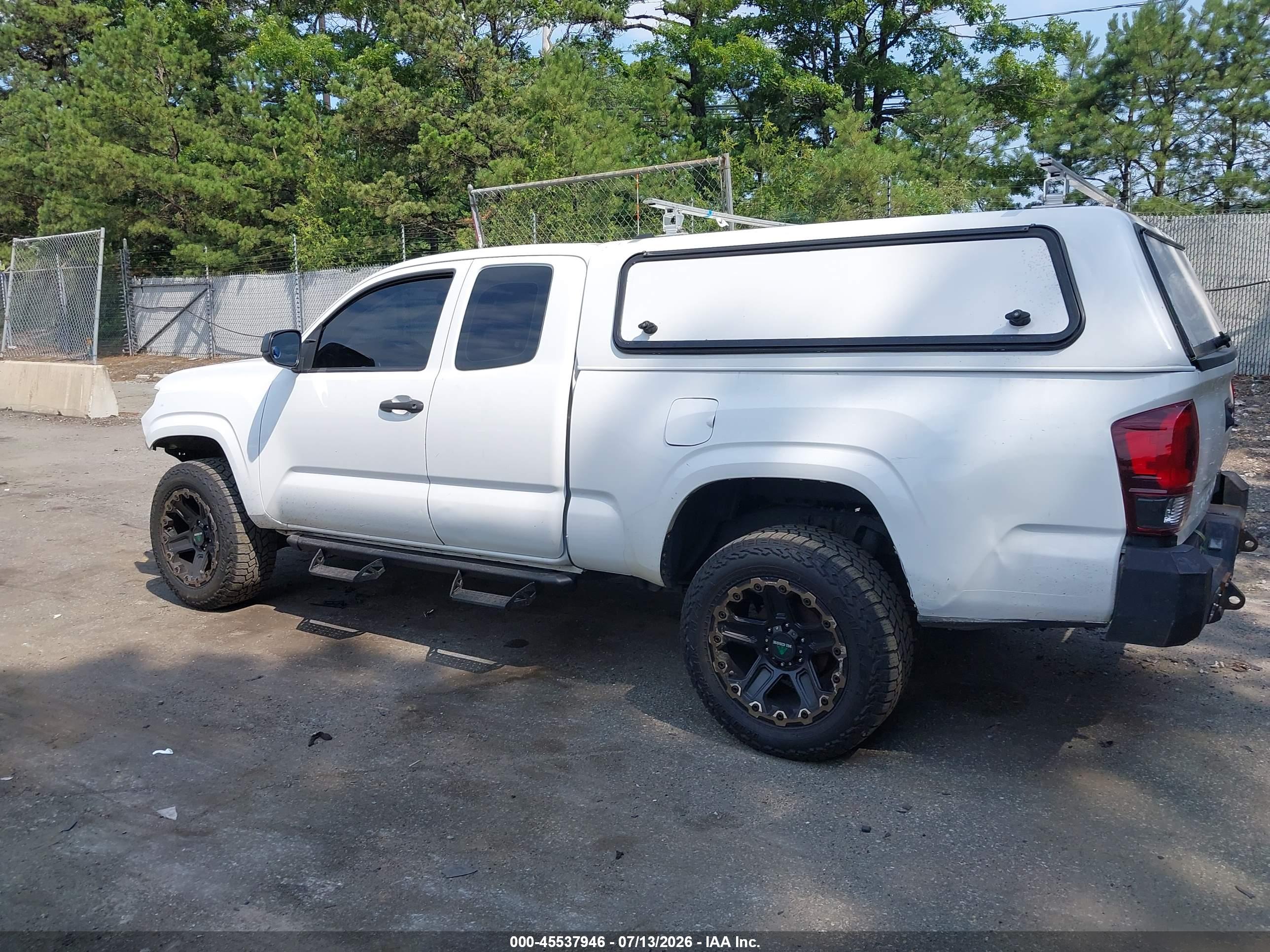 2018 TOYOTA TACOMA SR