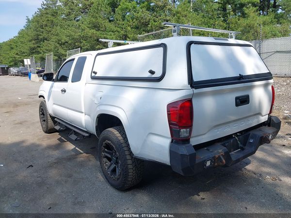 2018 TOYOTA TACOMA SR