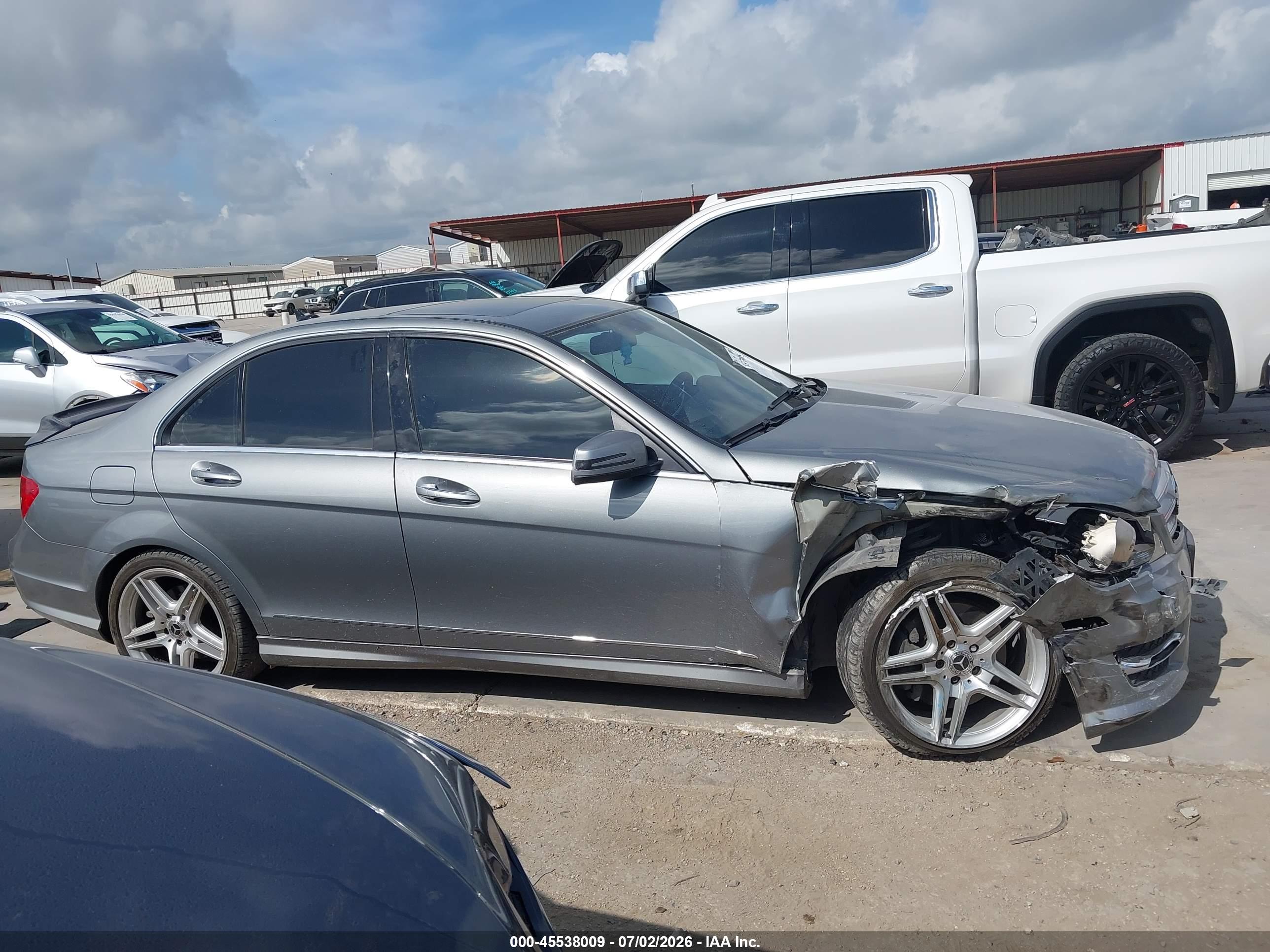 2013 MERCEDES-BENZ C 300 C300