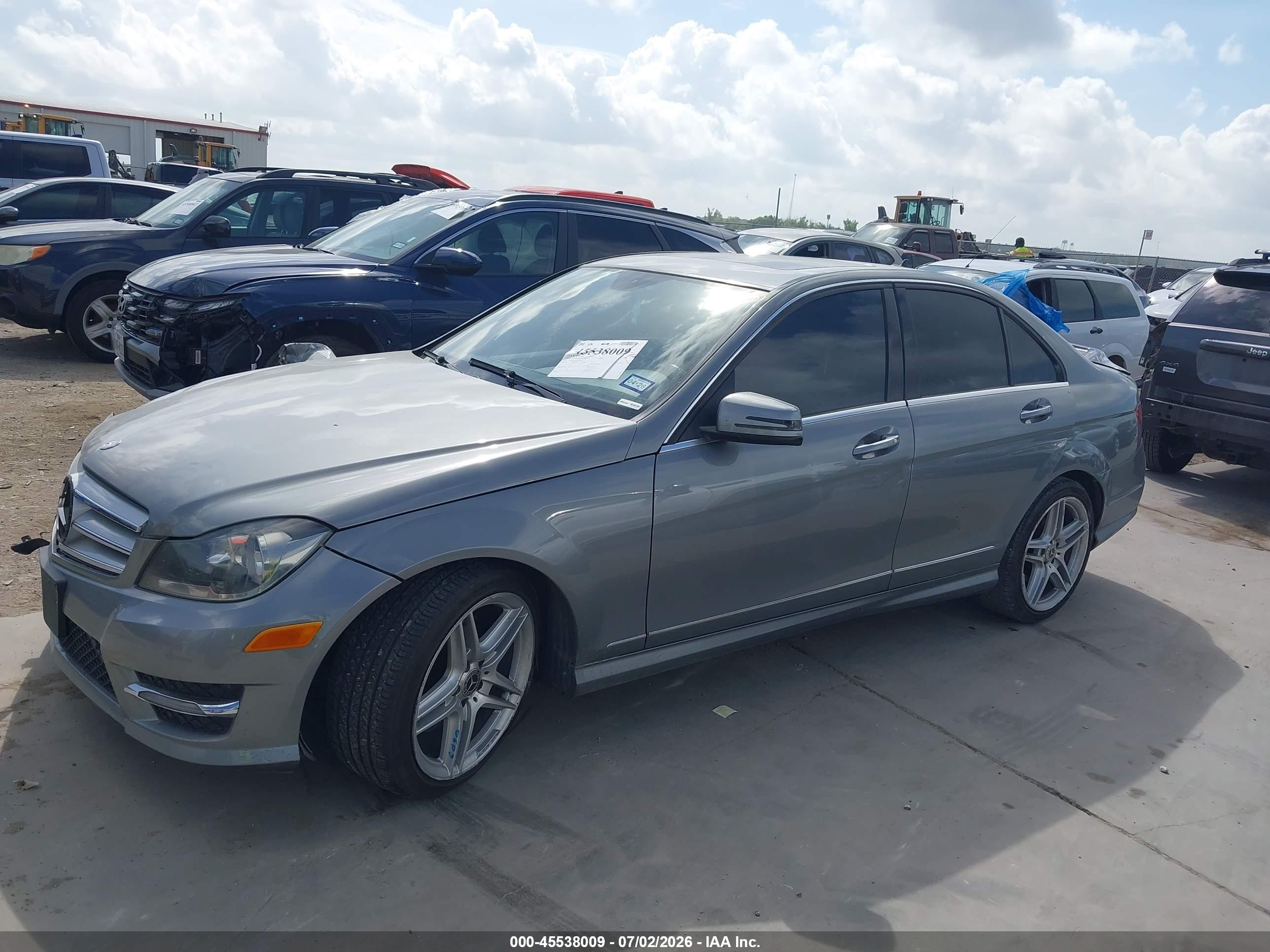 2013 MERCEDES-BENZ C 300 C300