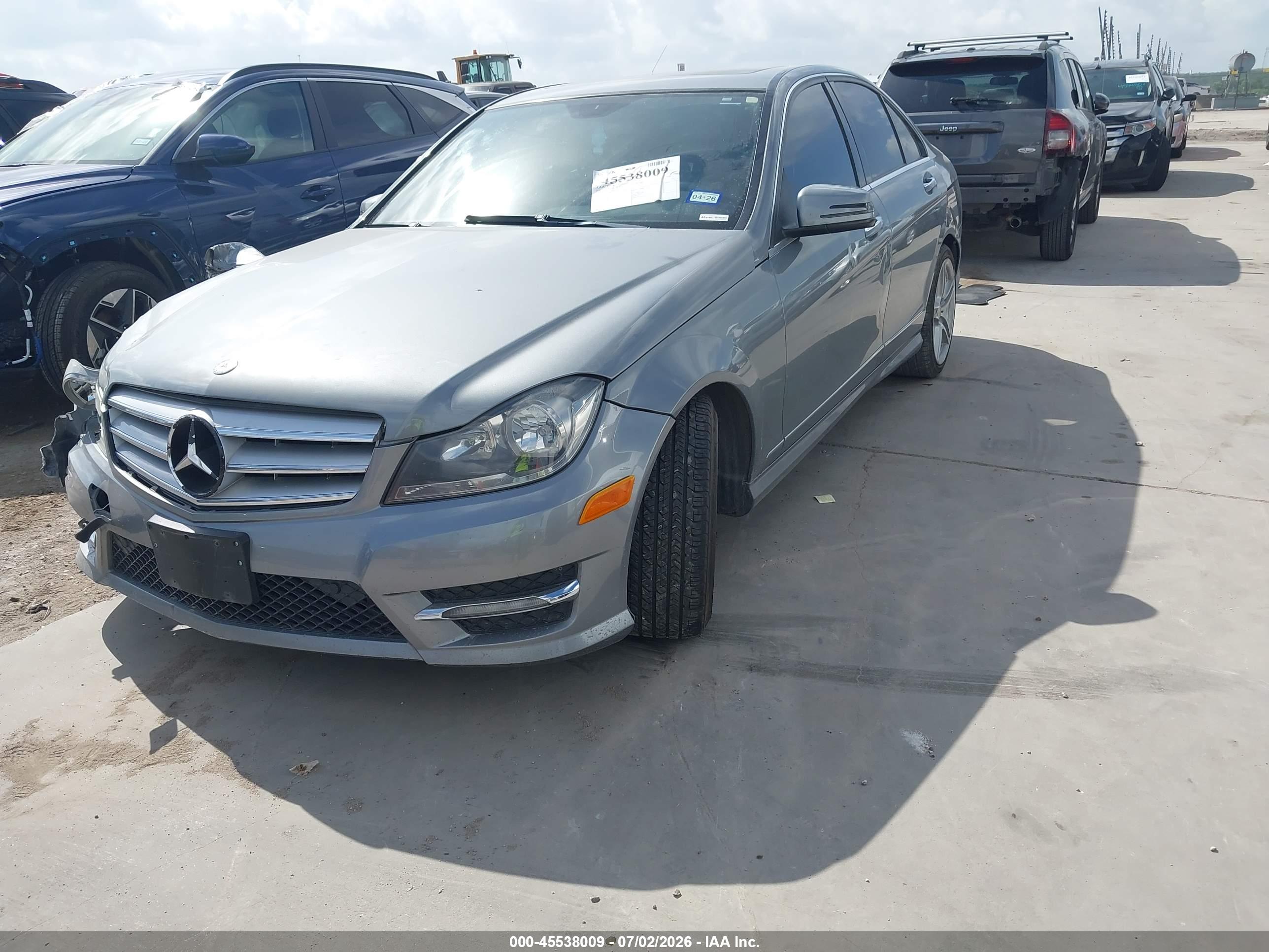 2013 MERCEDES-BENZ C 300 C300