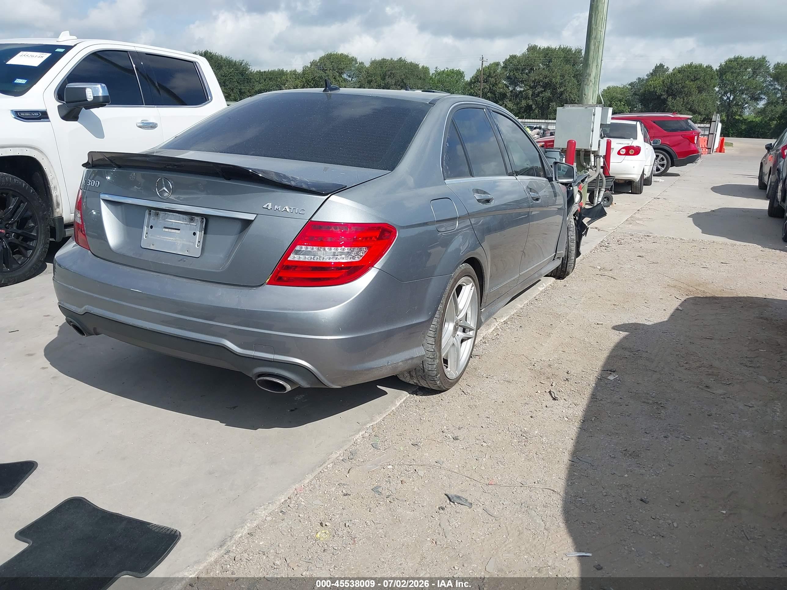 2013 MERCEDES-BENZ C 300 C300