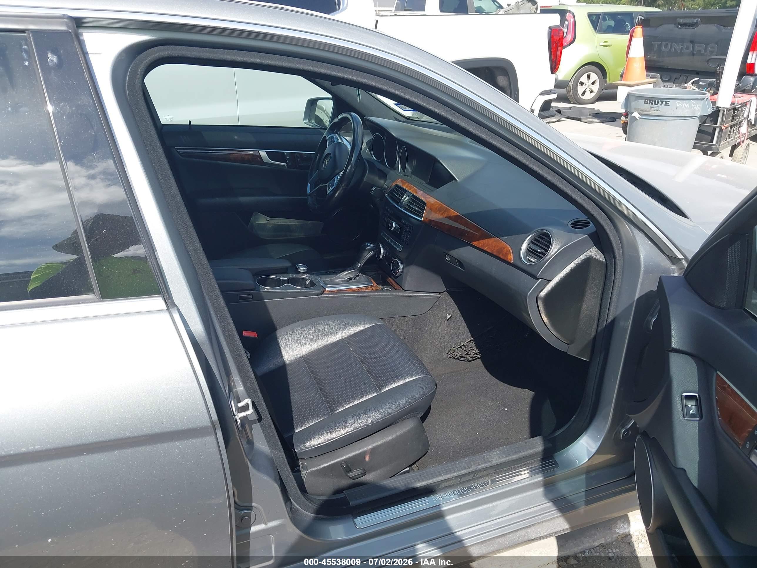 2013 MERCEDES-BENZ C 300 C300
