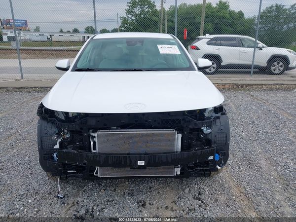 2025 HYUNDAI KONA SE