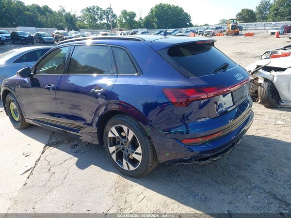 2022 AUDI E-TRON PREMIUM QUATTRO — I3