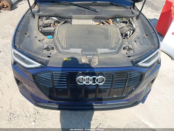 2022 AUDI E-TRON PREMIUM QUATTRO — I10