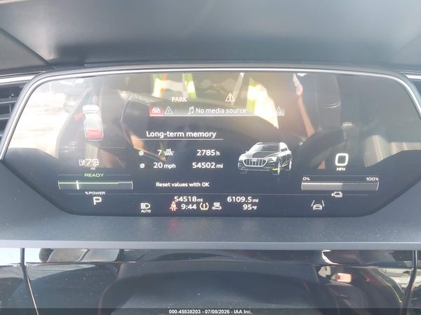 2022 AUDI E-TRON PREMIUM QUATTRO — I118