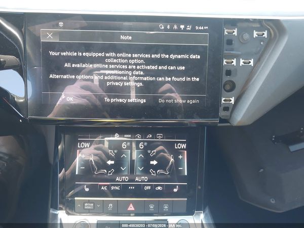 2022 AUDI E-TRON PREMIUM QUATTRO — I132