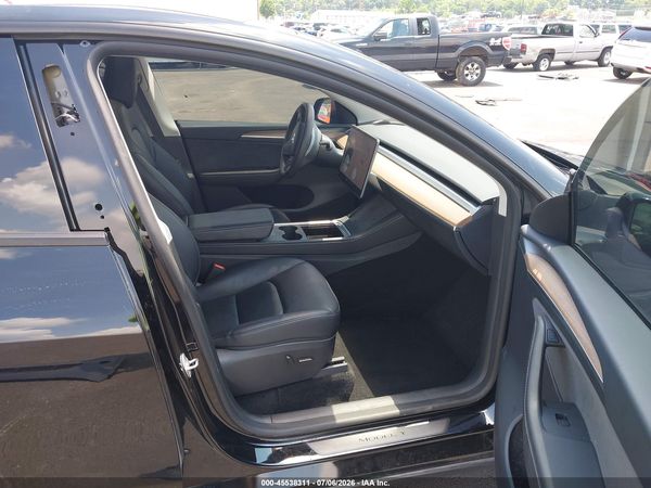 2025 TESLA MODEL Y
