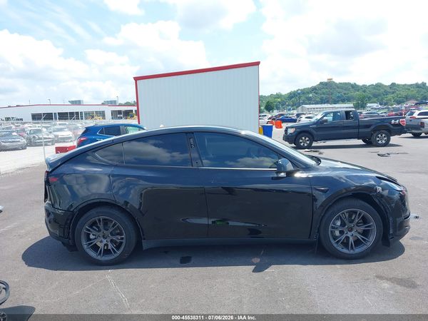 2025 TESLA MODEL Y