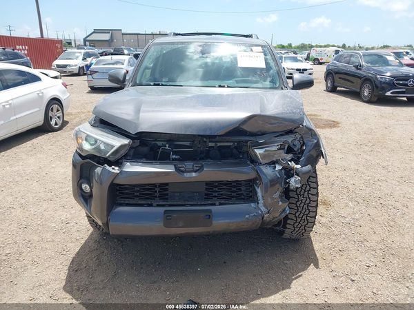 2022 TOYOTA 4RUNNER SR5