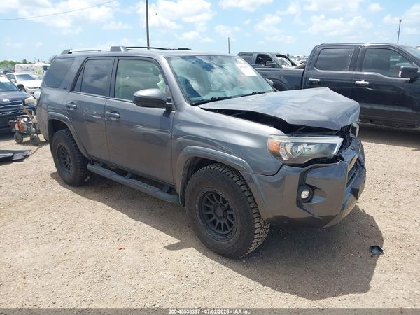 2022 TOYOTA 4RUNNER SR5