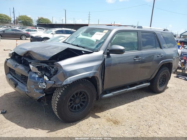 2022 TOYOTA 4RUNNER SR5