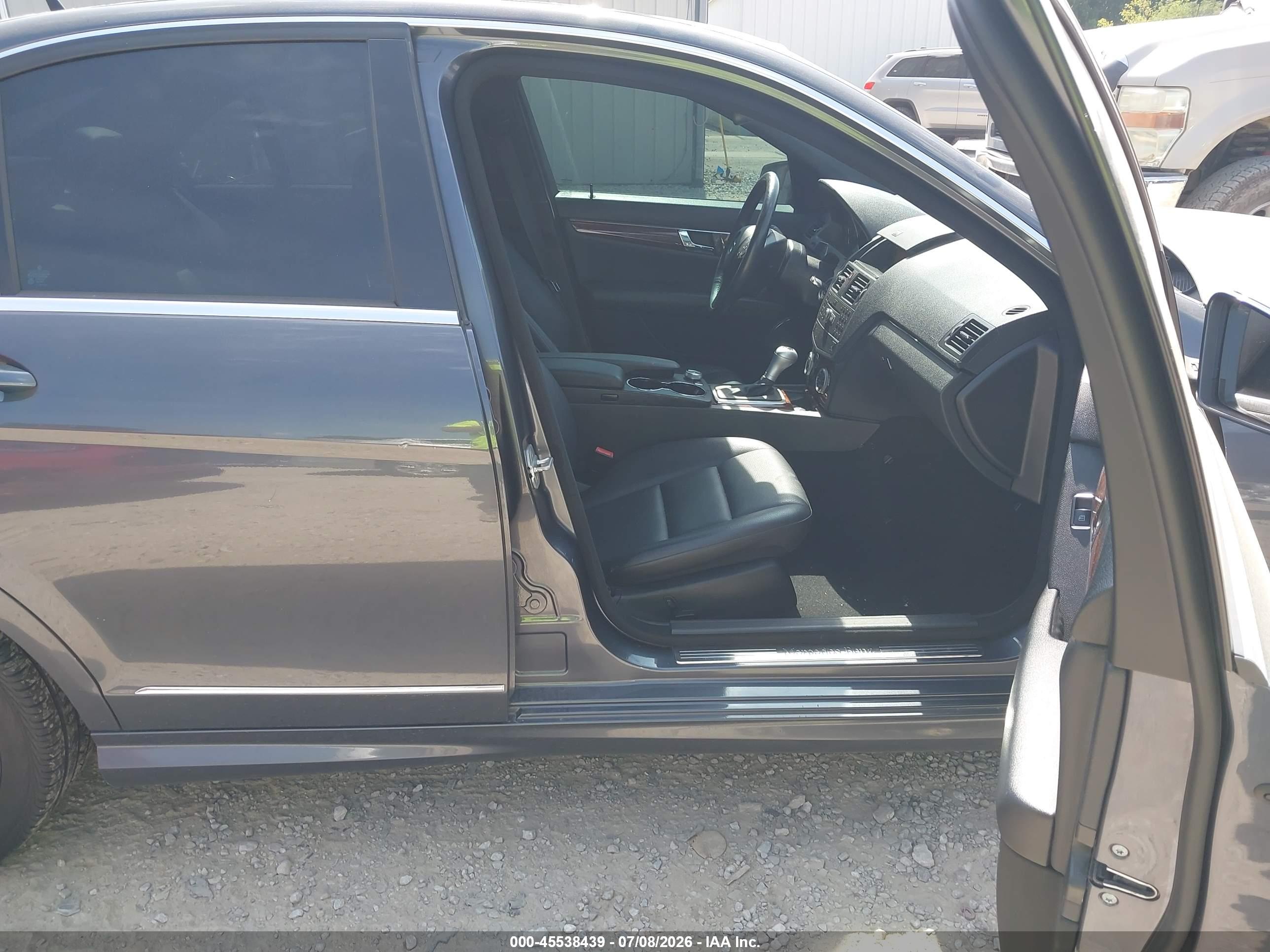 2011 MERCEDES-BENZ C 300 C300 4-MATIC