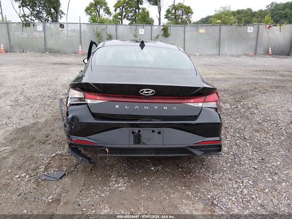 2023 HYUNDAI ELANTRA SE