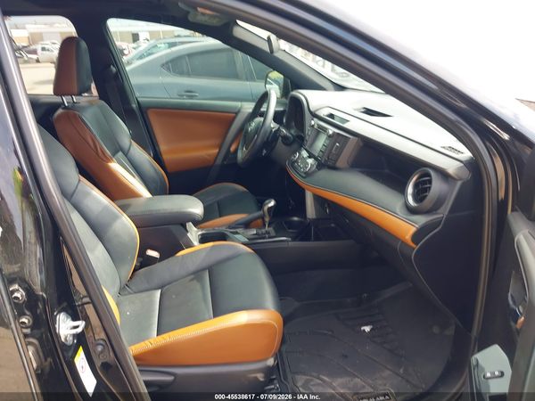 2016 TOYOTA RAV4 SE
