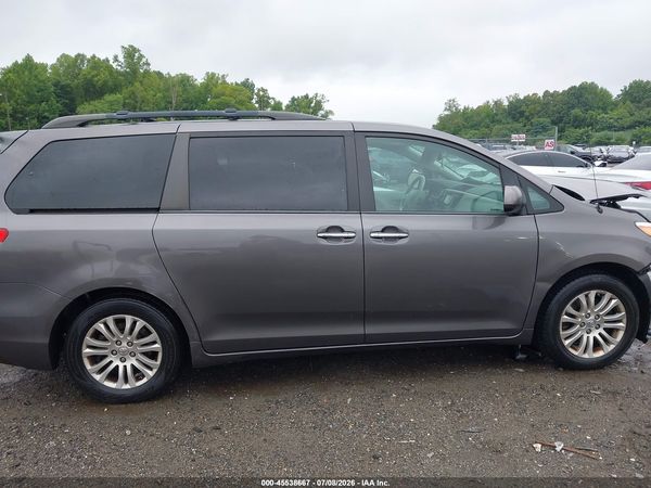2014 TOYOTA SIENNA XLE V6 8 PASSENGER