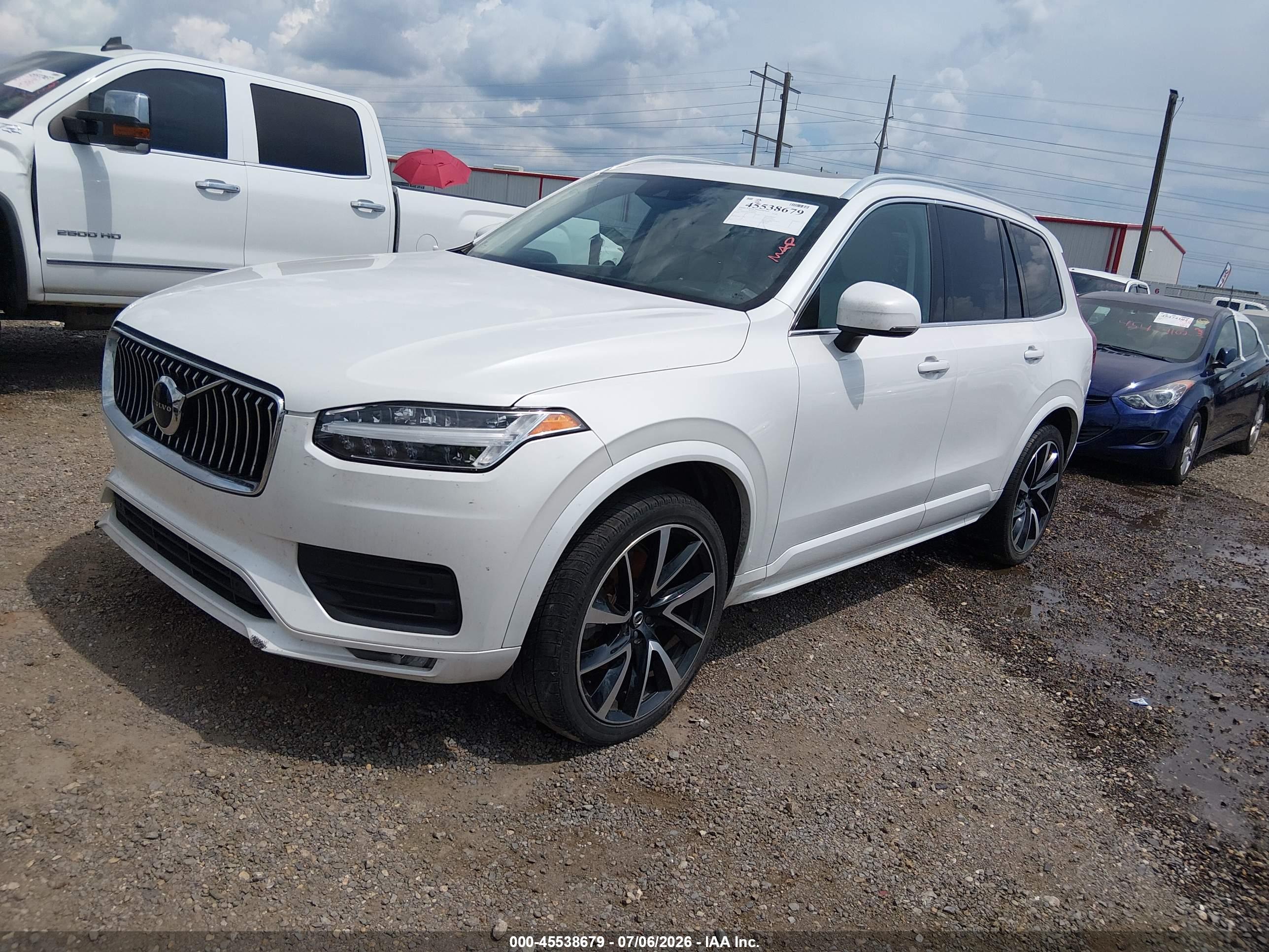 2022 VOLVO XC90 T6 MOMENTUM 7 PASSENGER