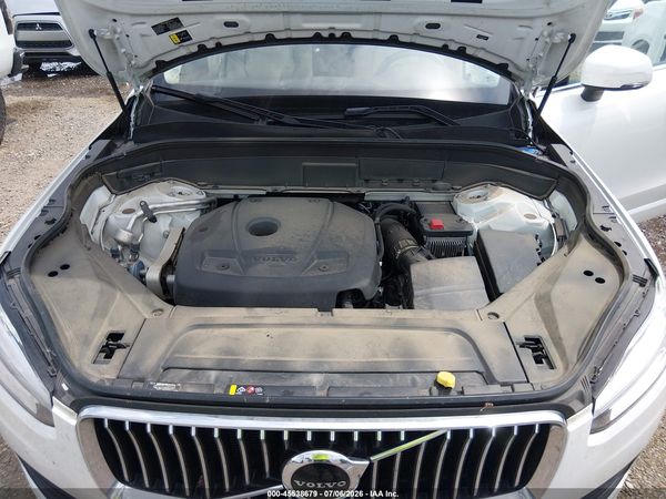 2022 VOLVO XC90 T6 MOMENTUM 7 PASSENGER