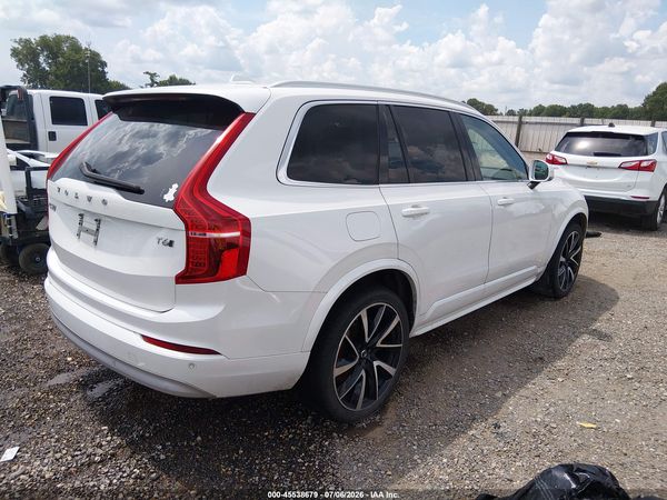 2022 VOLVO XC90 T6 MOMENTUM 7 PASSENGER