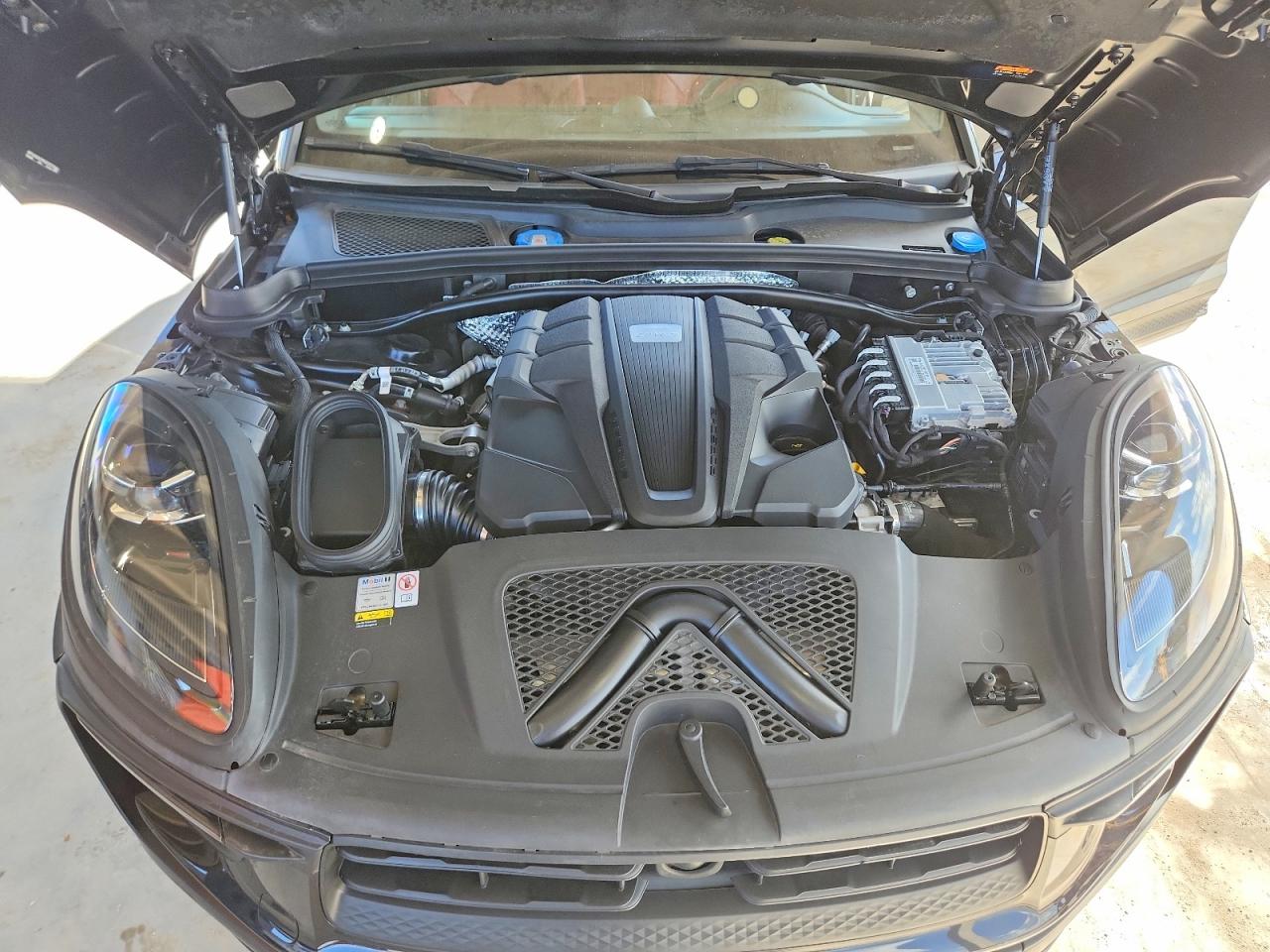 2023 PORSCHE MACAN S