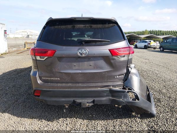 2019 TOYOTA HIGHLANDER LE PLUS