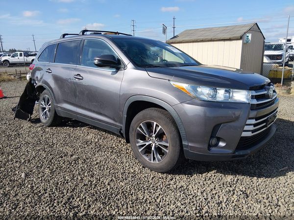 2019 TOYOTA HIGHLANDER LE PLUS