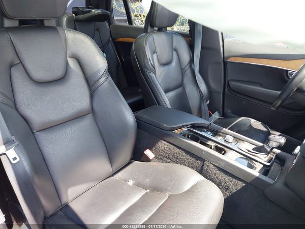 2021 VOLVO XC90 T6 MOMENTUM 6 PASSENGER