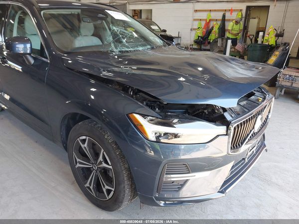 2022 VOLVO XC60 B5 MOMENTUM