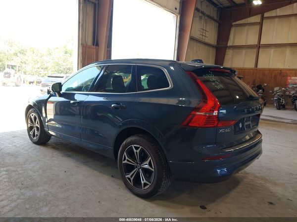 2022 VOLVO XC60 B5 MOMENTUM