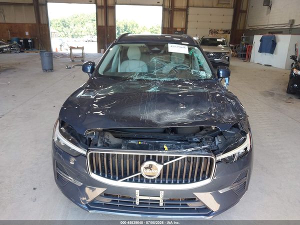 2022 VOLVO XC60 B5 MOMENTUM