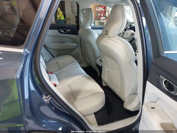2022 VOLVO XC60 B5 MOMENTUM