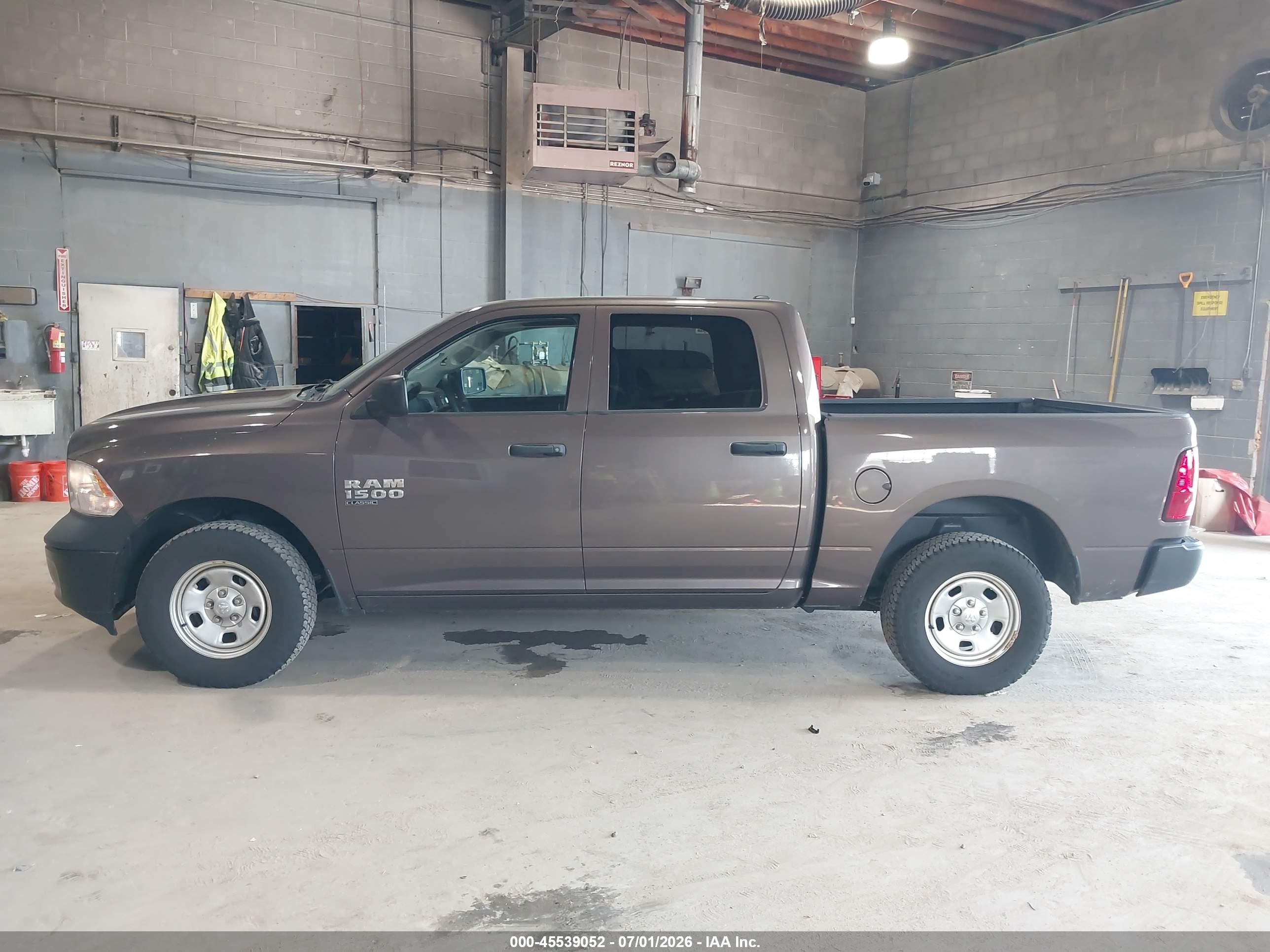 2019 RAM 1500 CLASSIC TRADESMAN  4X4 5'7 BOX