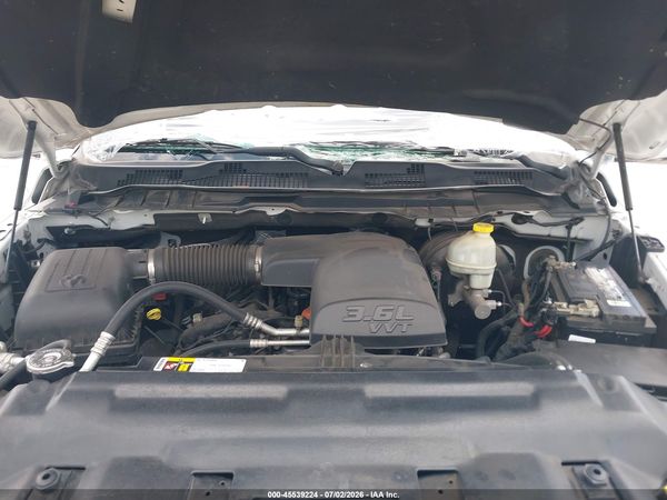 2016 RAM 1500 SLT