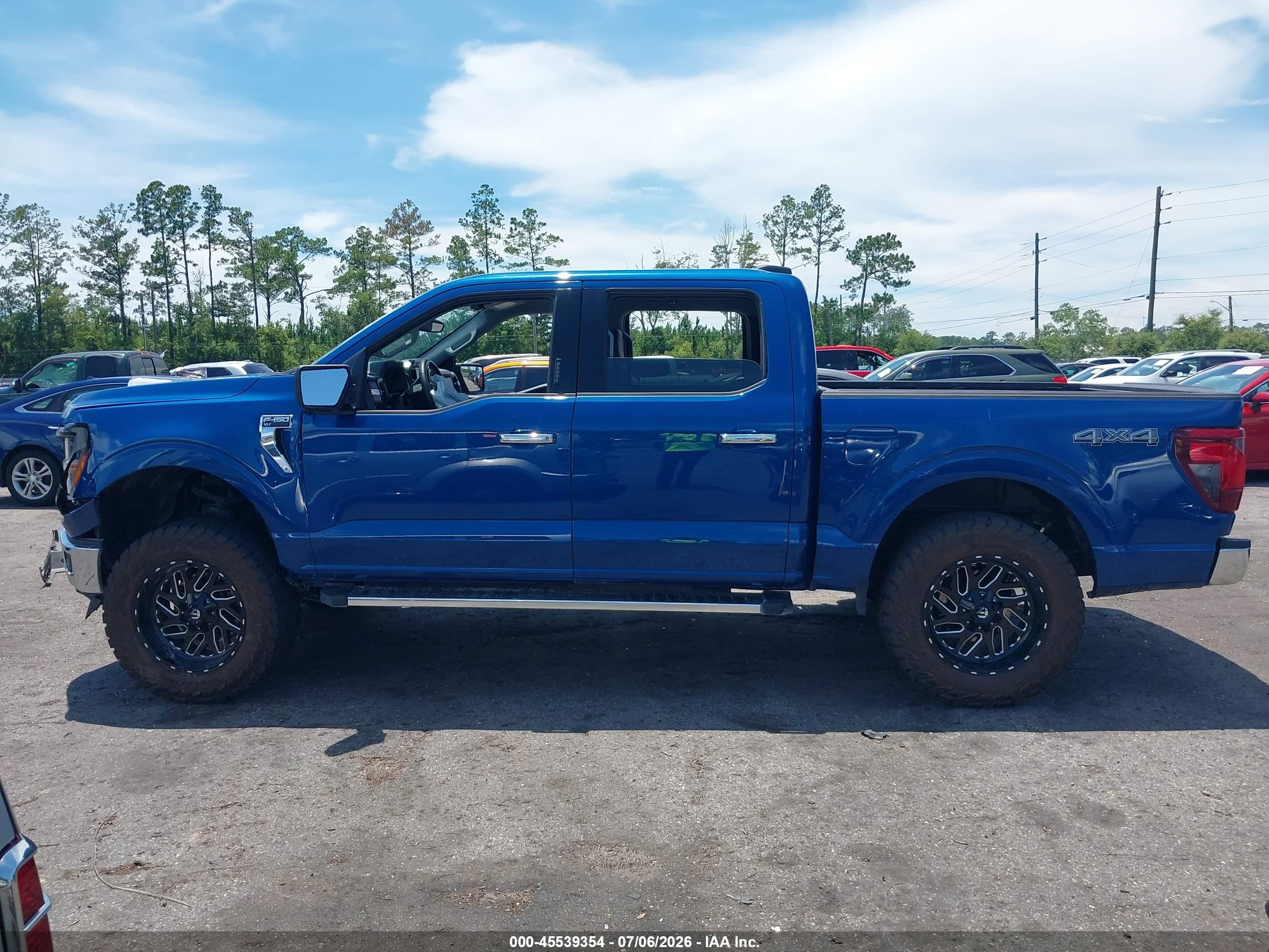 2024 FORD F-150 XLT