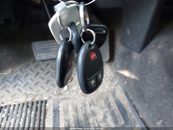 2013 CHEVROLET SILVERADO 1500 LT — I11
